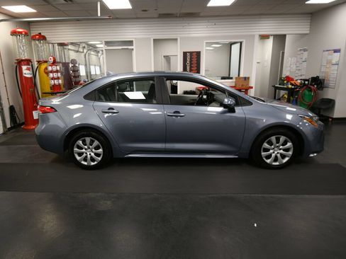 Used 2024 Toyota Corolla LE FWD image 8
