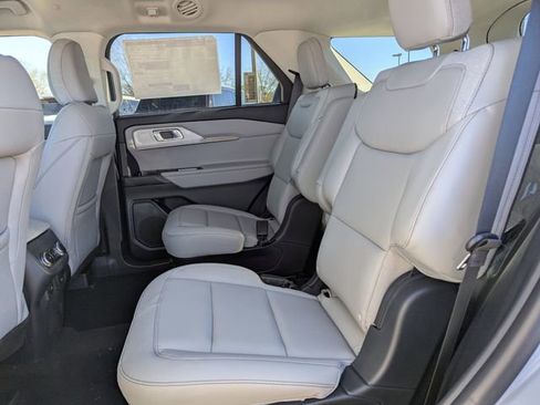 New 2026 Ford Explorer Active w/ Active Comfort Package image 17