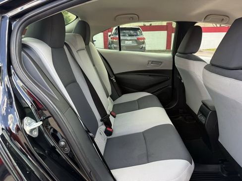 Used 2025 Toyota Corolla LE image 30