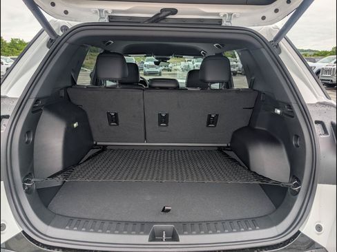 New 2026 GMC Terrain AT4 w/ Convenience Package III AWD/4WD image 18