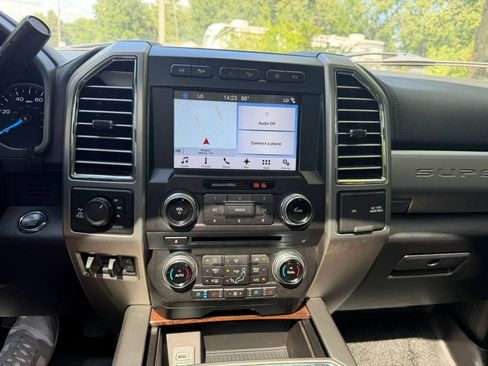 Used 2017 Ford F250 Platinum w/ Platinum Ultimate Package AWD/4WD image 42