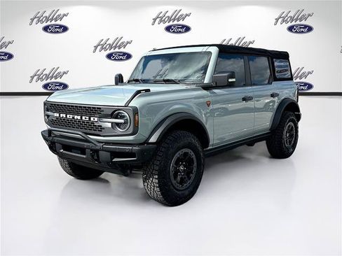 Certified 2022 Ford Bronco Badlands AWD/4WD image 3