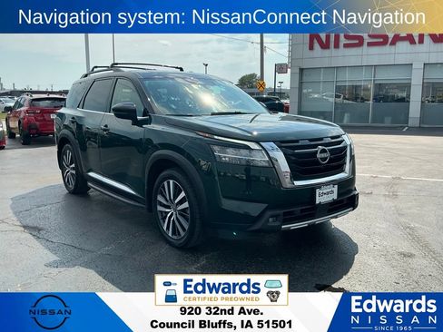 Used 2022 Nissan Pathfinder Platinum w/ Lighting Package (N93) AWD/4WD image 2