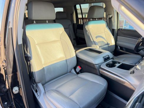 Used 2020 Chevrolet Suburban LT image 48