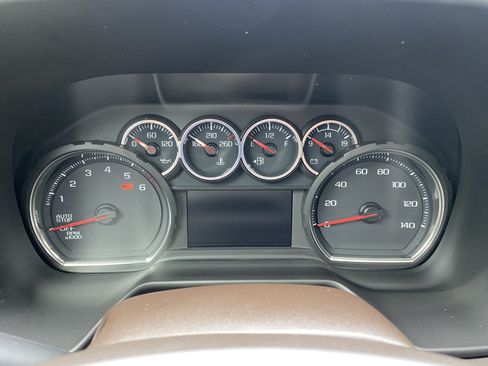 Used 2021 Chevrolet Tahoe Z71 w/ Luxury Package AWD/4WD image 22