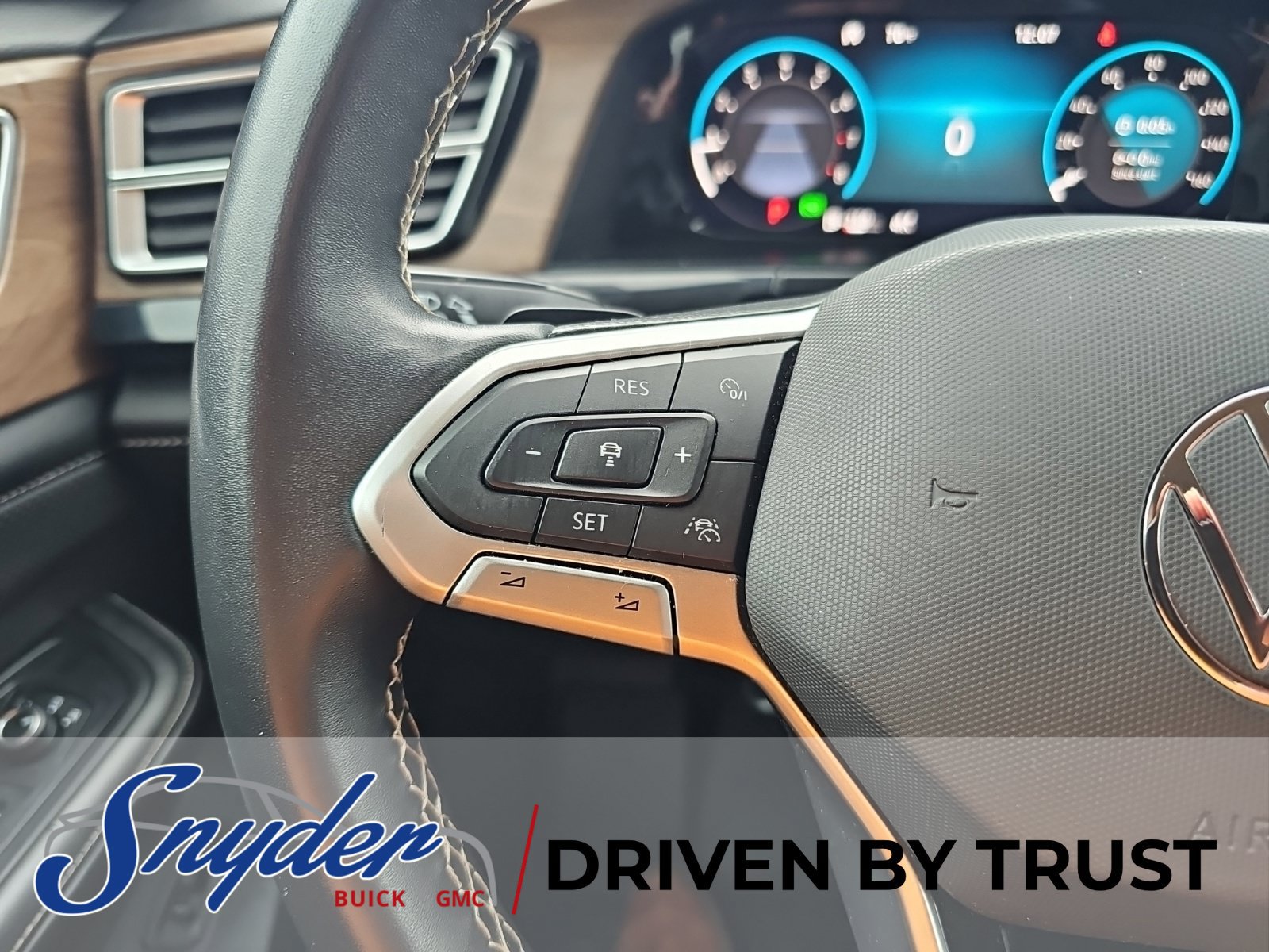 Used 2024 Volkswagen Atlas SE FWD image 15