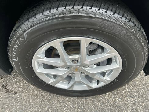 Used 2023 Chevrolet Equinox LT image 10