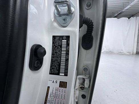 Used 2017 Toyota Prius Four FWD image 15