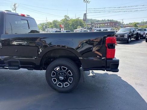 Used 2024 Ford F350 Platinum w/ FX4 Off-Road Package AWD/4WD image 6