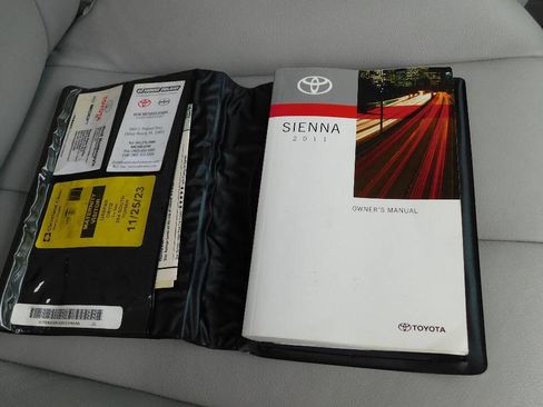 Used 2011 Toyota Sienna LE image 25