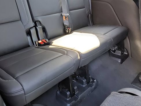 Used 2021 GMC Yukon Denali w/ Denali Premium Package AWD/4WD image 38