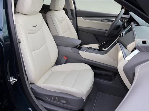 New 2026 Cadillac XT5 Premium Luxury w/ Driver Assist Package image 18