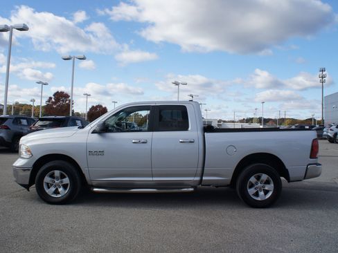 Used 2018 RAM 1500 Classic SLT image 3
