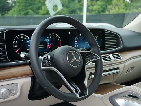 Certified 2025 Mercedes-Benz GLE 350 4MATIC image 10