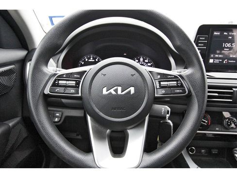 Used 2023 Kia Seltos LX image 9