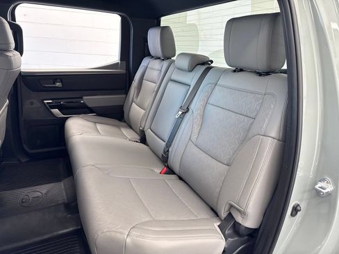Used 2025 Toyota Tundra Limited AWD/4WD image 37