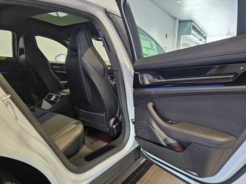 New 2025 Porsche Panamera 4 image 15