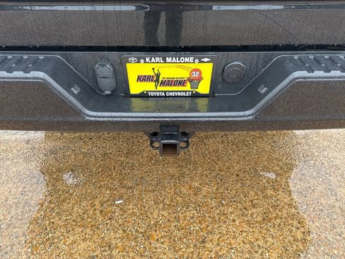 Used 2020 Chevrolet Silverado 1500 Custom w/ Custom Value Package image 3