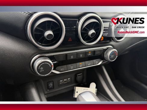 Used 2024 Nissan Sentra SV FWD image 14