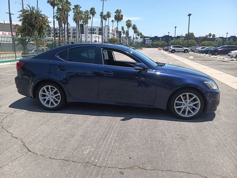 Used 2011 Lexus IS 250 w/ Premium Pkg Value Edition RWD image 4