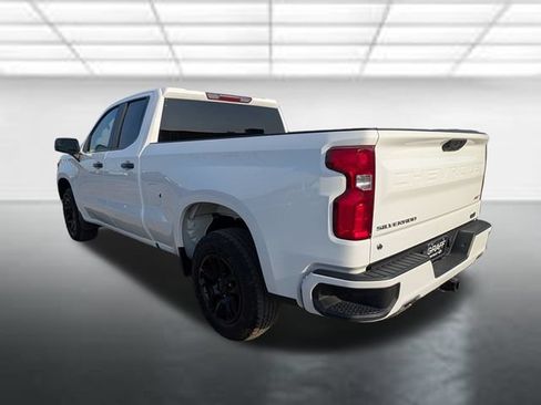 Used 2023 Chevrolet Silverado 1500 RST w/ Z71 Off-Road Package AWD/4WD image 2