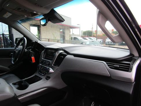 Used 2016 Chevrolet Suburban LT RWD image 12