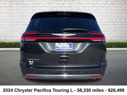 Used 2024 Chrysler Pacifica Touring-L image 4