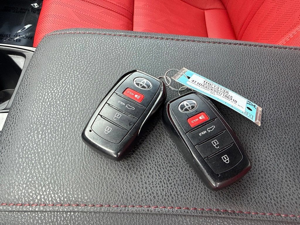 Used 2025 Toyota Camry XSE FWD image 25