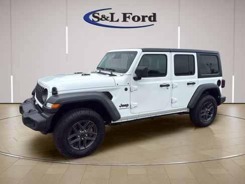 Used 2025 Jeep Wrangler Unlimited Sport AWD/4WD image 2