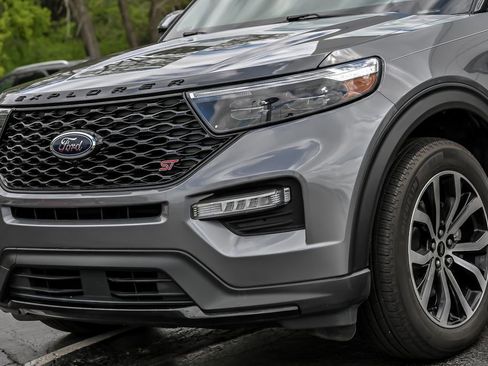 Certified 2022 Ford Explorer ST AWD/4WD image 6
