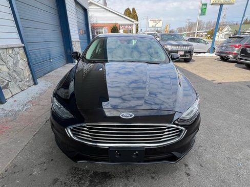 Used 2019 Ford Fusion SE image 4