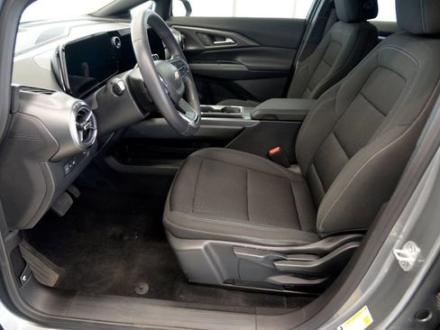 Used 2025 Chevrolet Equinox EV LT FWD image 15