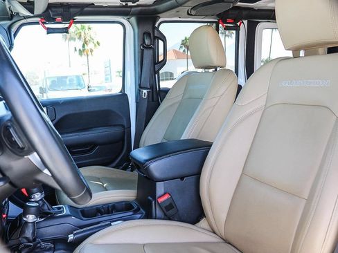 Used 2019 Jeep Wrangler Unlimited Rubicon AWD/4WD image 18