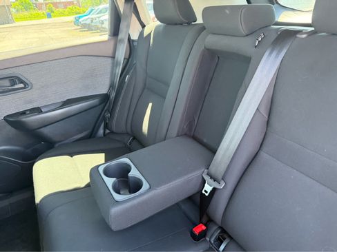 Used 2023 Nissan Rogue S AWD/4WD image 16