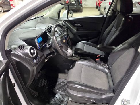 Used 2016 Chevrolet Trax LT w/ LT Convenience Package AWD/4WD image 24