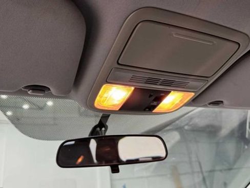 Used 2018 Honda Odyssey LX image 32