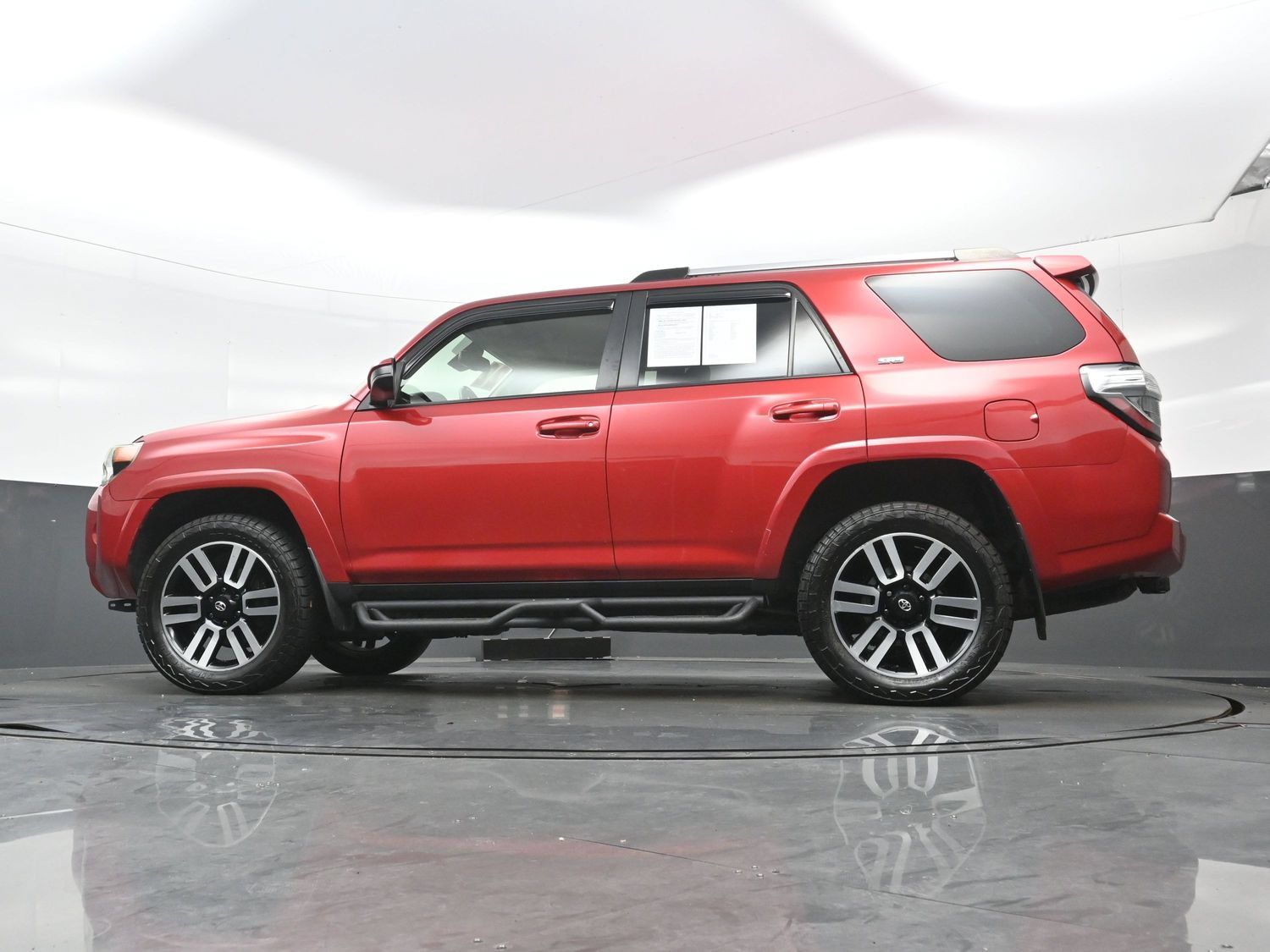 Used 2022 Toyota 4Runner SR5 AWD/4WD image 31