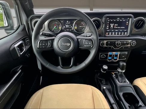 Used 2023 Jeep Wrangler Unlimited w/ 8.4" Radio Group AWD/4WD image 5