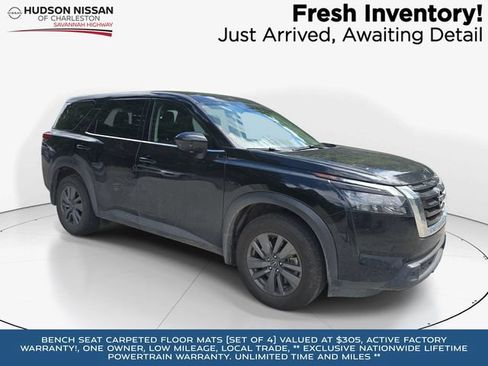 Used 2025 Nissan Pathfinder S FWD image 1