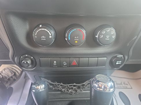 Used 2013 Jeep Wrangler Unlimited Sport AWD/4WD image 20