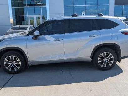 Used 2023 Toyota Highlander XLE