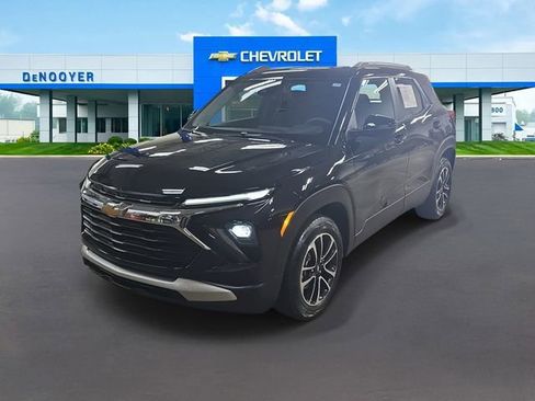 Used 2024 Chevrolet TrailBlazer LT w/ Driver Confidence Package image 1