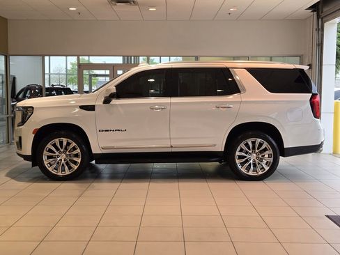 Used 2024 GMC Yukon Denali w/ LPO, Floor Liner Package image 4