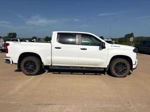 Used 2022 Chevrolet Silverado 1500 RST w/ Redline Edition AWD/4WD image 2