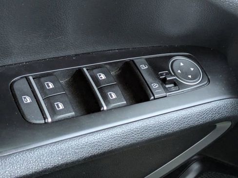 Used 2023 Kia Soul LX FWD image 23
