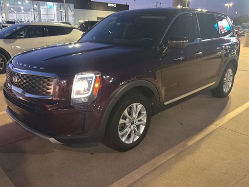 Used 2021 Kia Telluride LX image 2