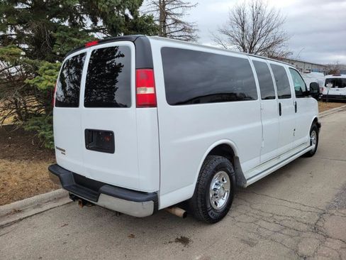 Used 2015 Chevrolet Express 3500 LS image 3