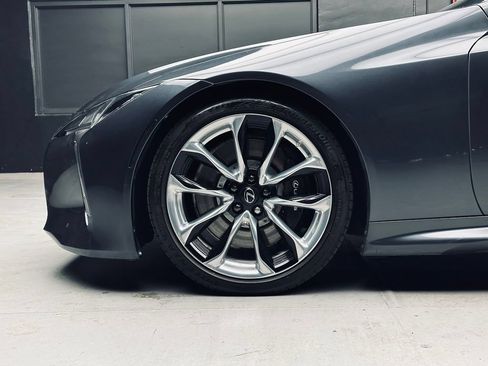 Used 2018 Lexus LC 500 Coupe w/ Performance Package RWD image 35
