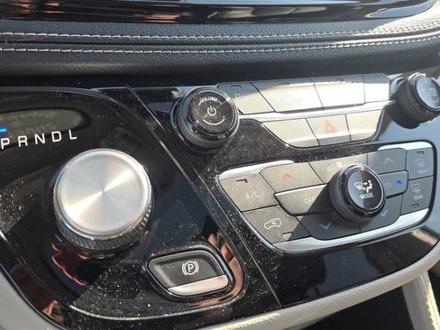 Used 2022 Chrysler Pacifica Limited image 19