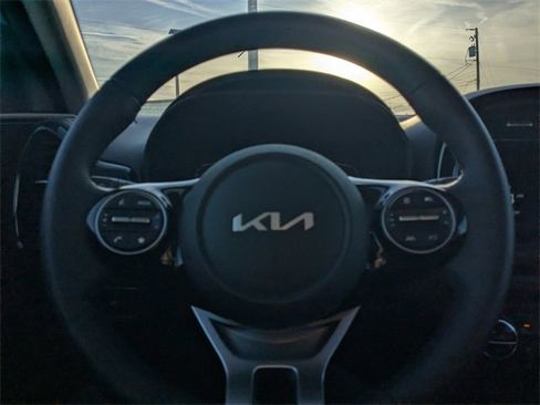 Used 2023 Kia Soul EX image 22